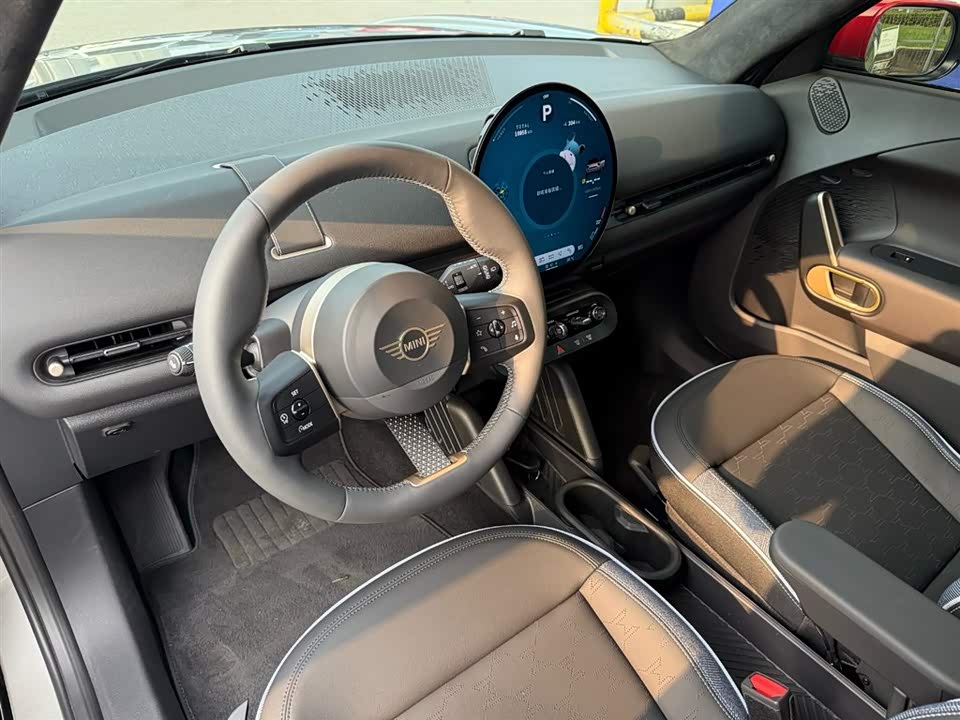 MINI Electric ACEMAN