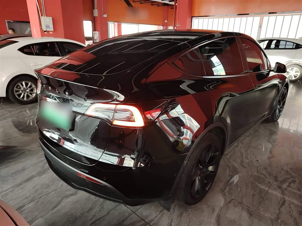 Tesla Model Y Tesla Model Y