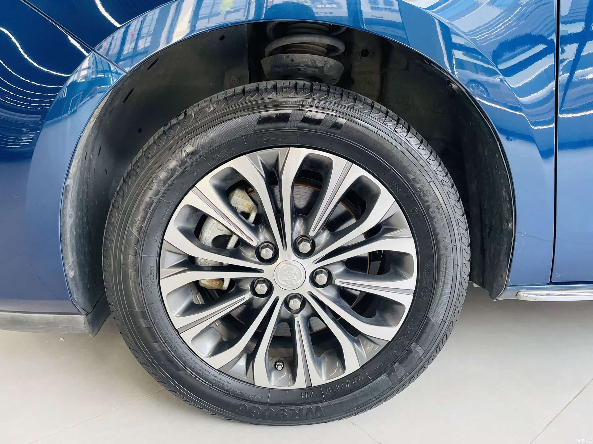 Buick GL8, 2023 3