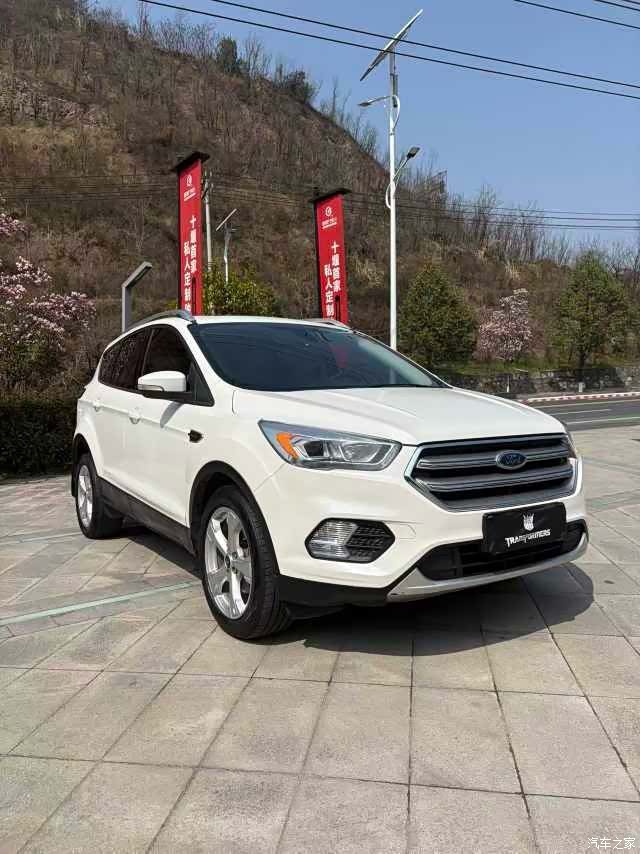 Ford Kuga, 2017 3