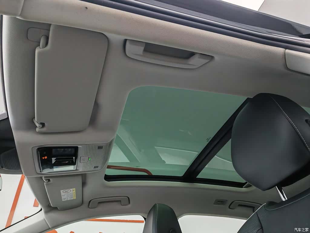 Volkswagen Magotan, 2025 14