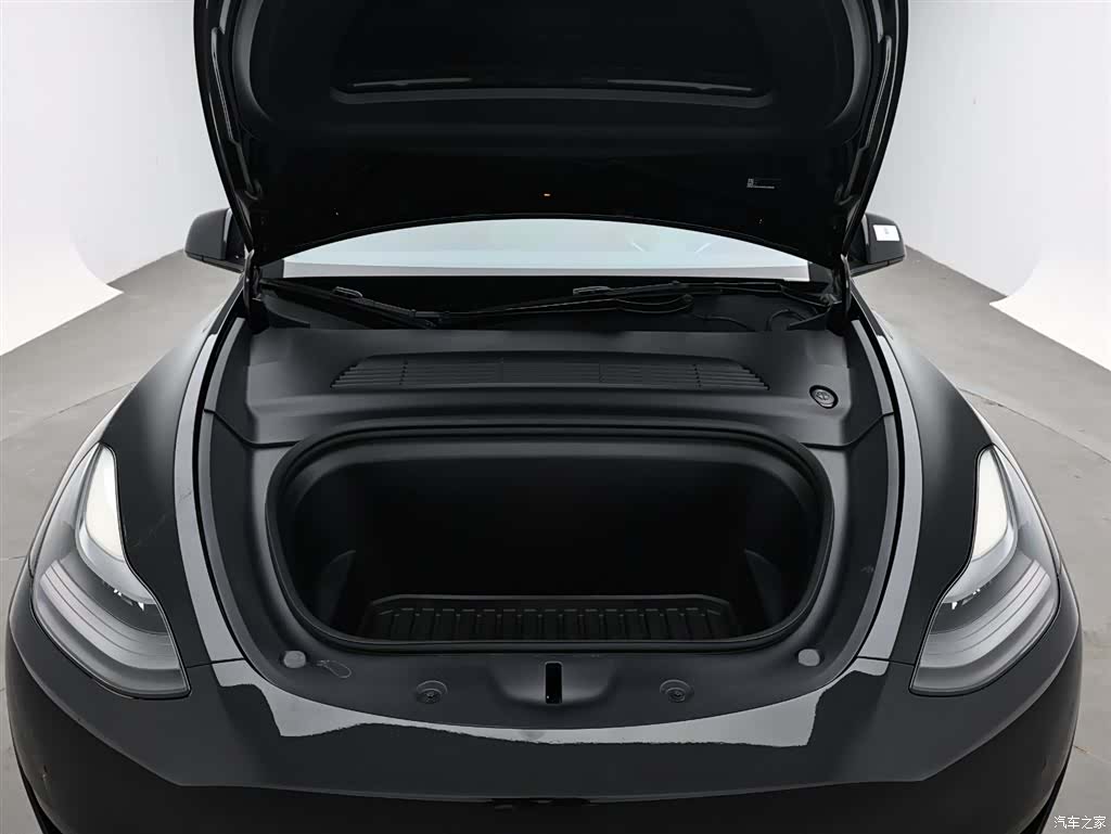 Tesla Model Y, 2022 17