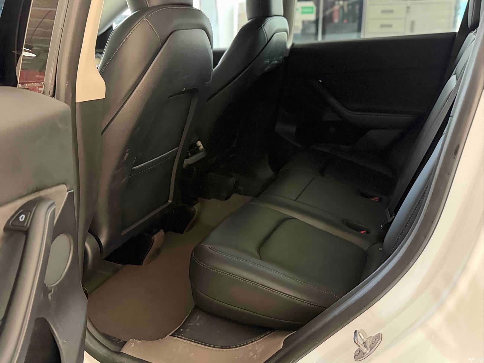 Tesla Model Y, 2023 8