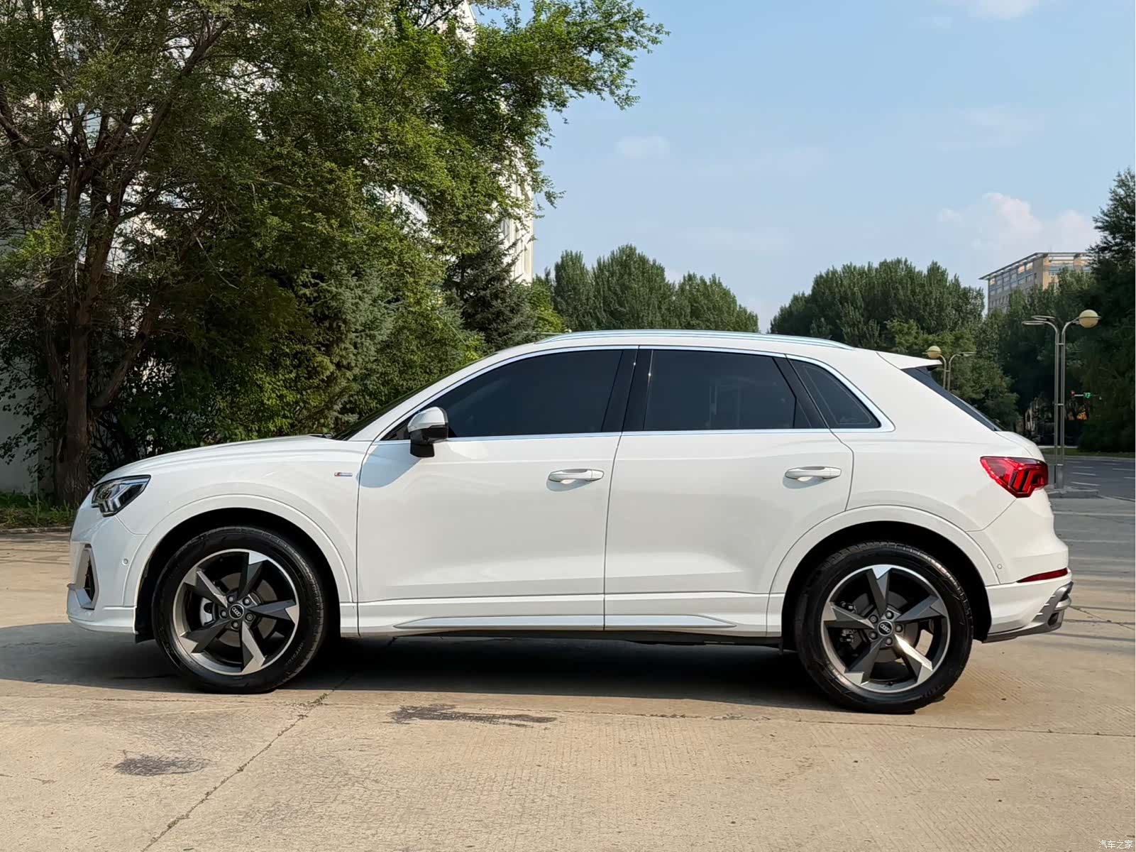 Audi Q3, 2022 8