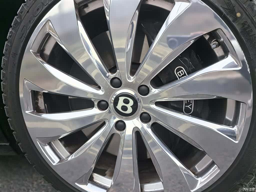 Bentley Flying Spur, 2023 10