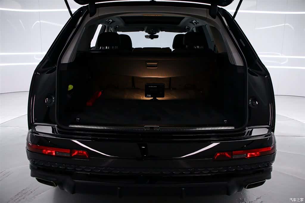 Audi Q7, 2025 15