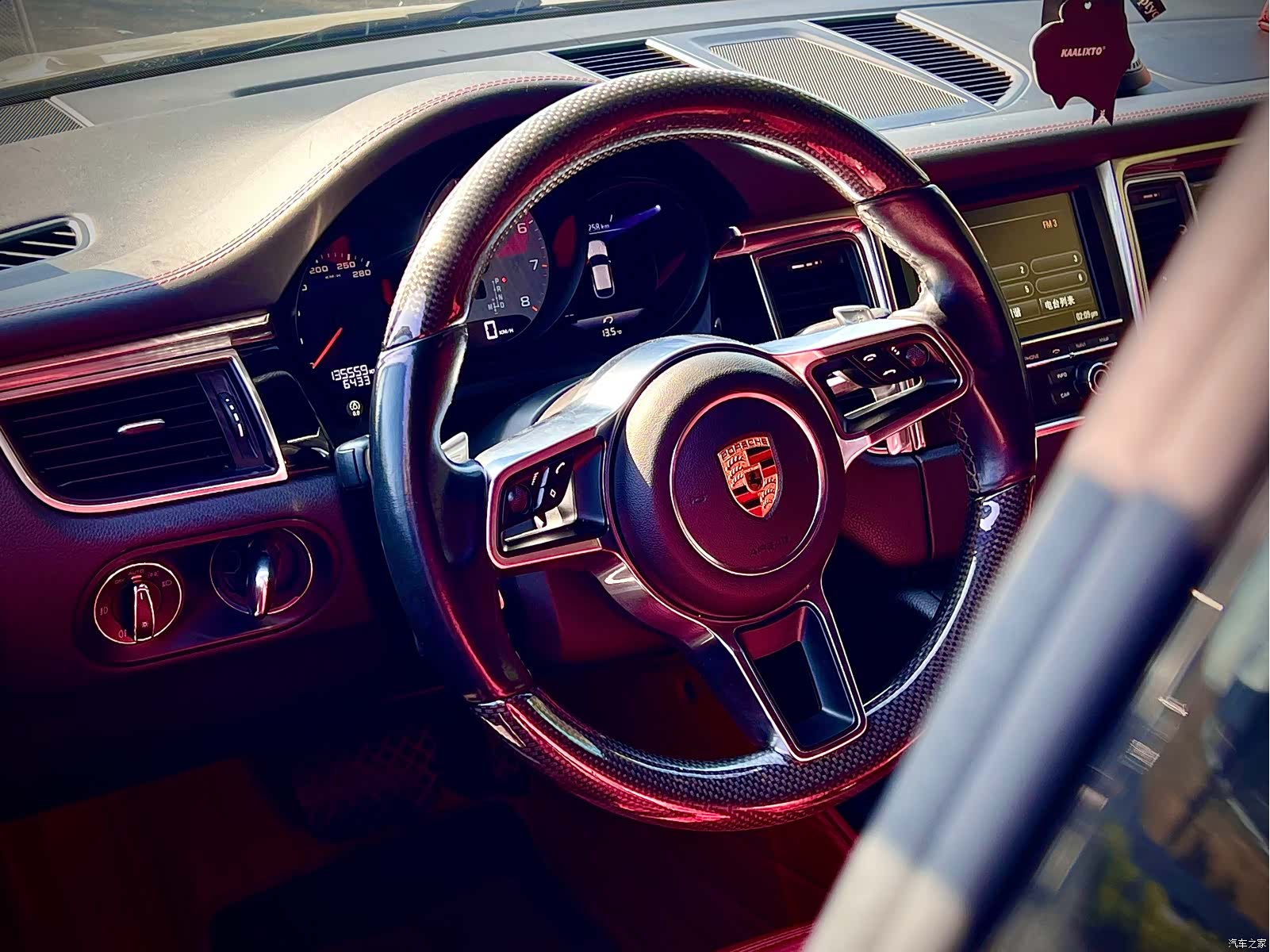 Porsche Macan, 2016 10