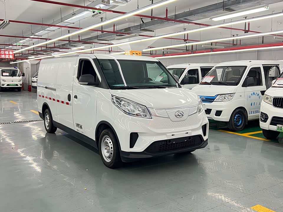 MAXUS Chase EV30