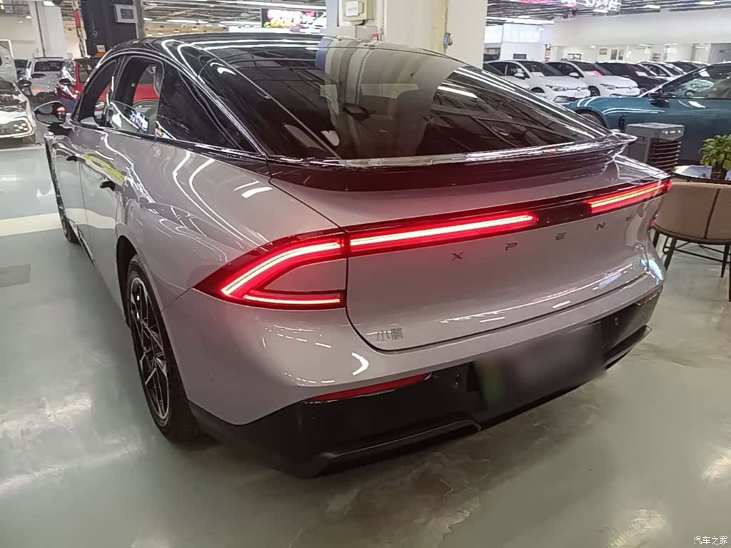 Xpeng P7, 2025 все фото