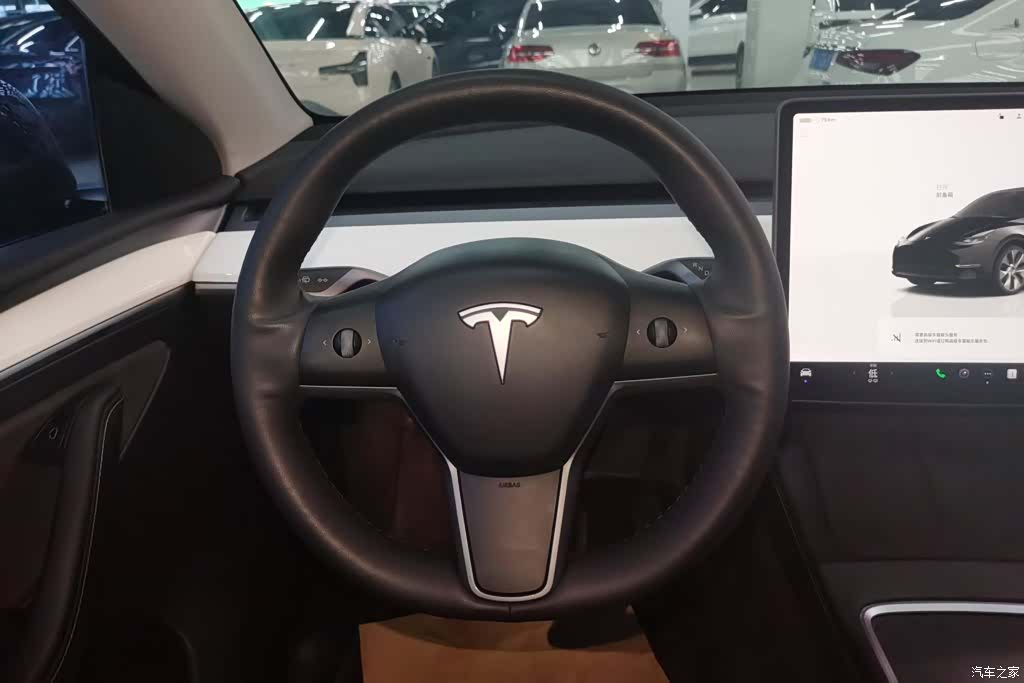 Tesla Model Y, 2023 15