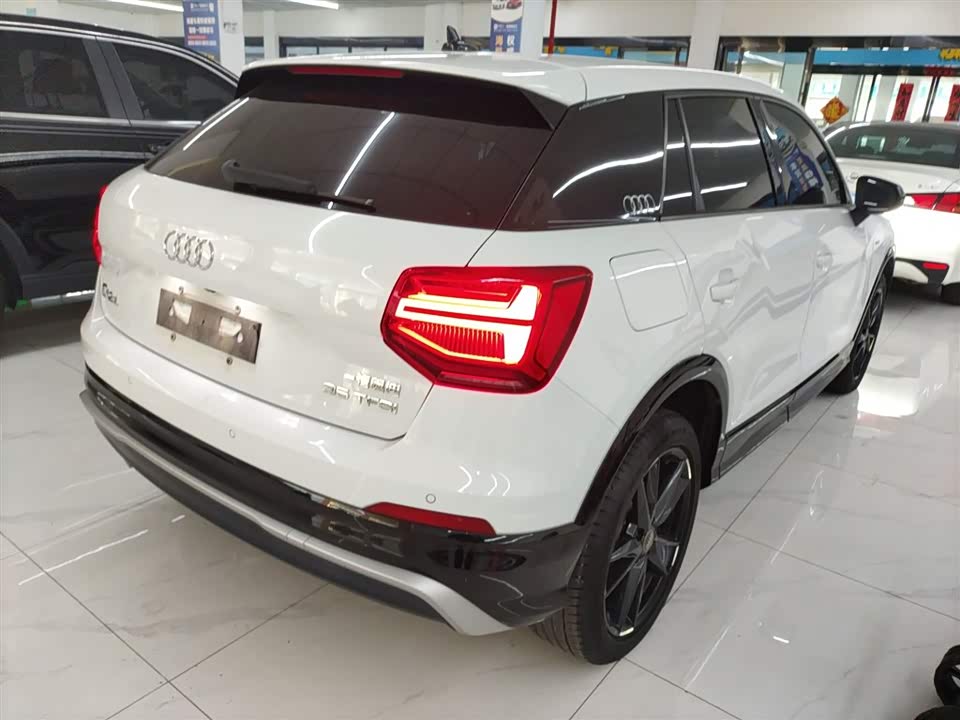Audi Q2L