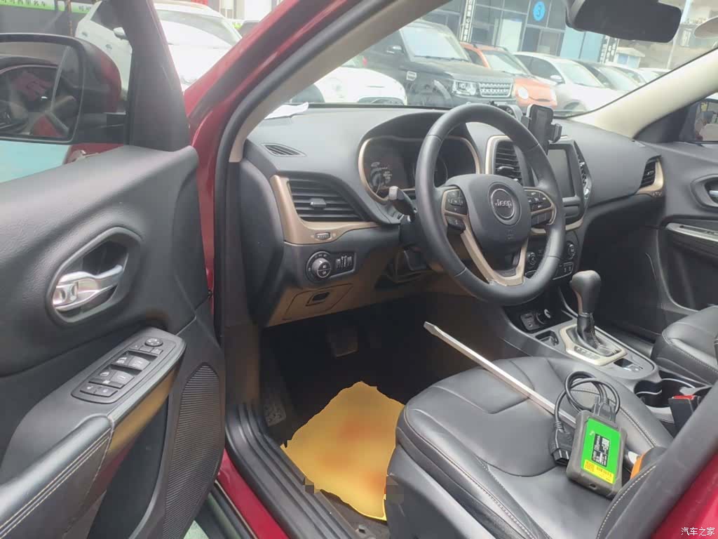 Jeep Cherokee, 2016 12