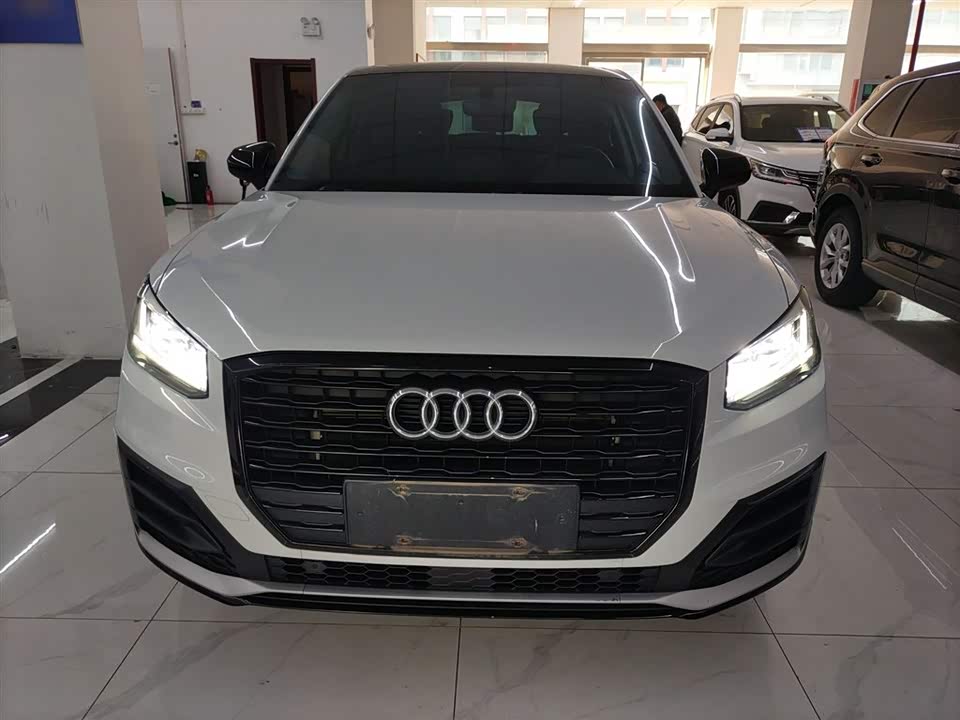 Audi Q2L
