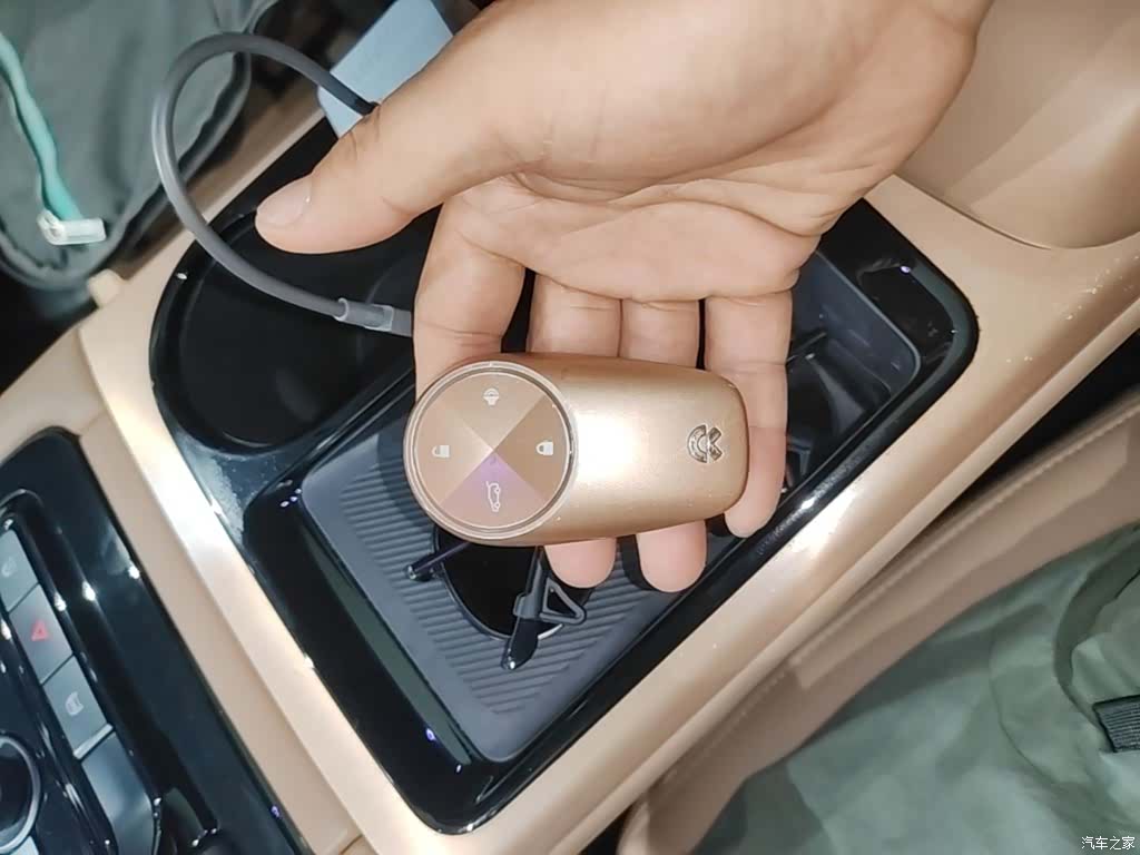 NIO ES8, 2019 9