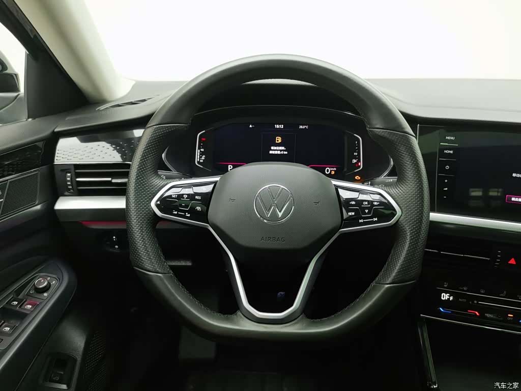 Volkswagen Passat, 2023 11