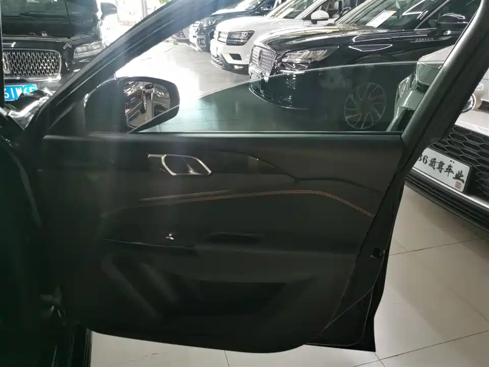 Lynk & Co 02 Hatchback