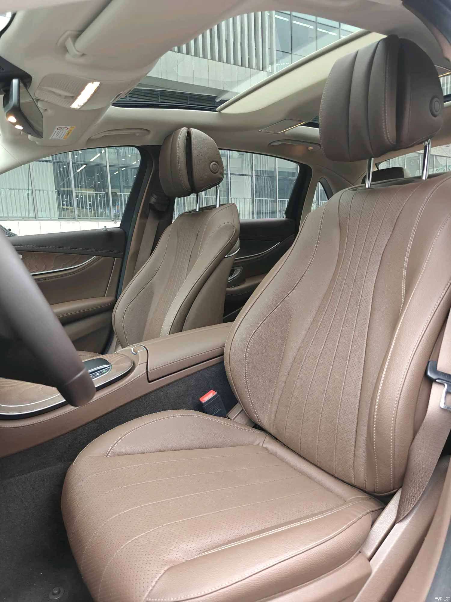Mercedes-Benz E-Class, 2023 10