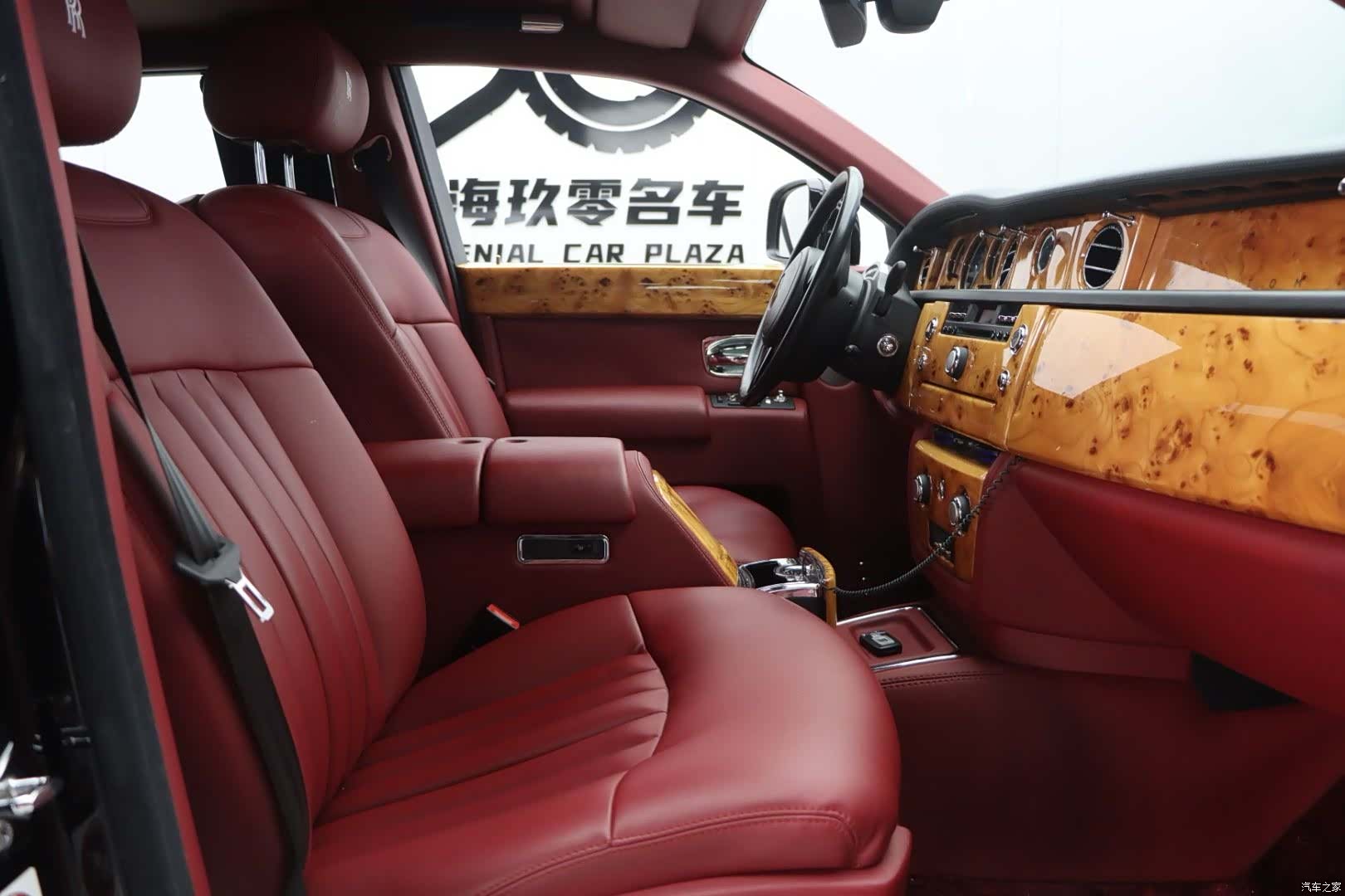 Rolls-Royce Phantom, 2011 9