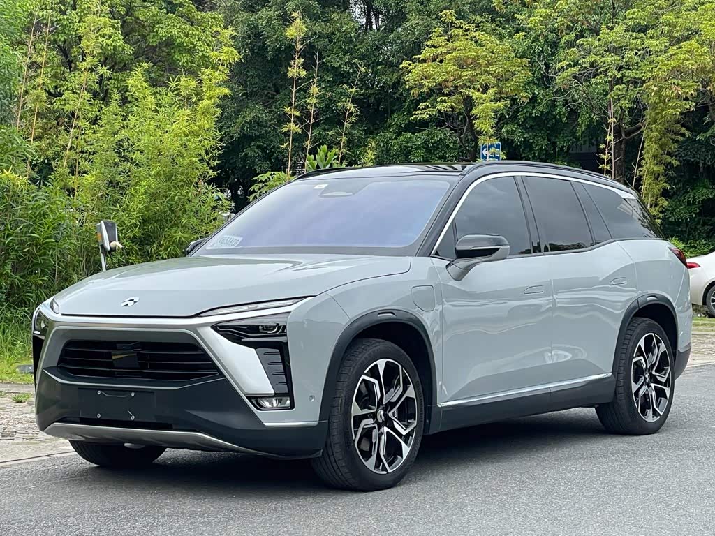 NIO ES8