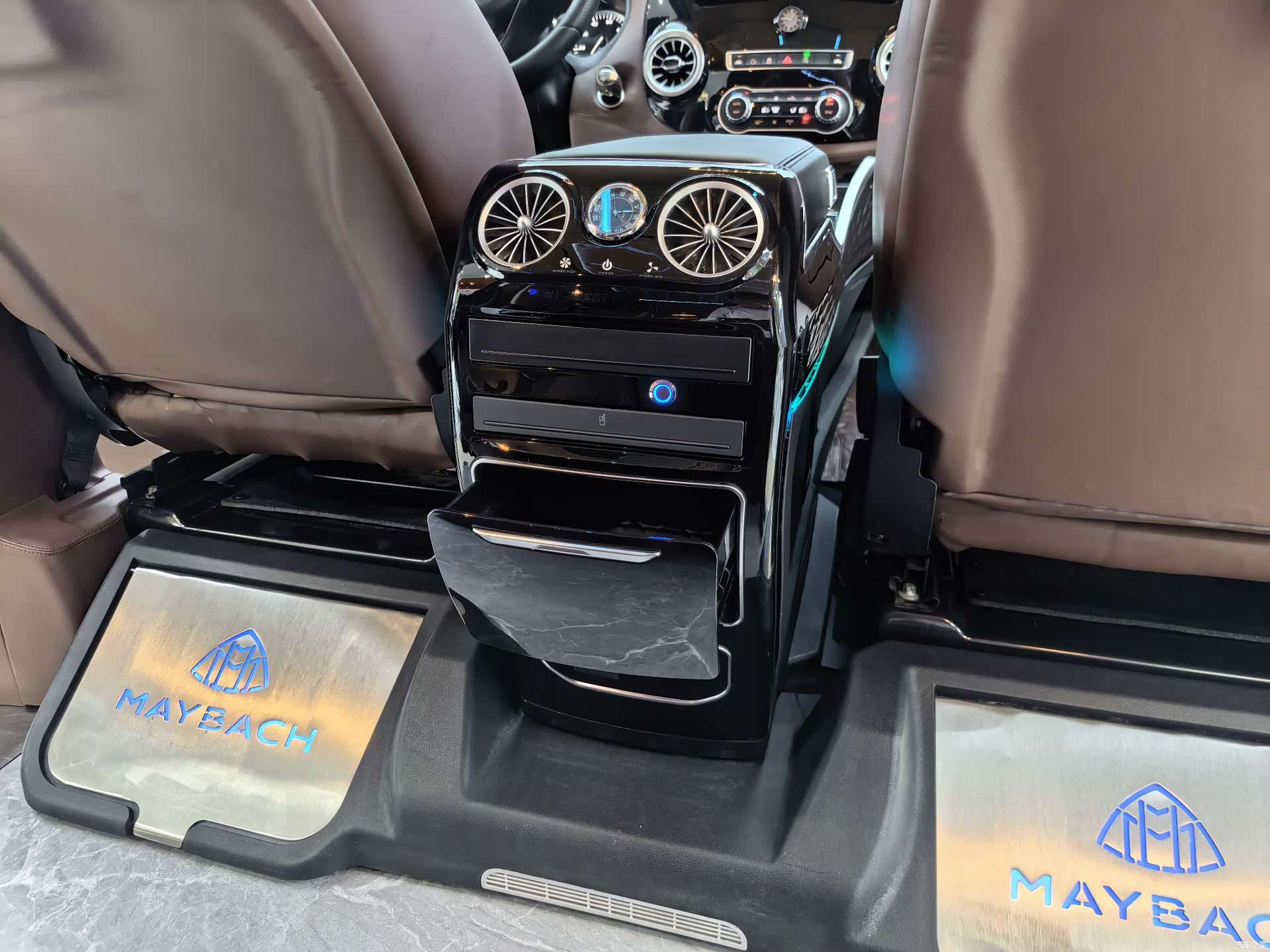 Mercedes-Benz VI, 2019 7