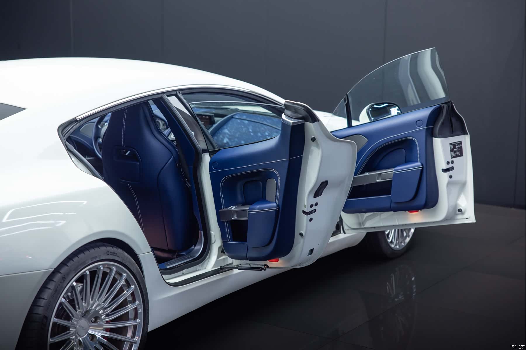 Aston Martin Rapide, 2017 38