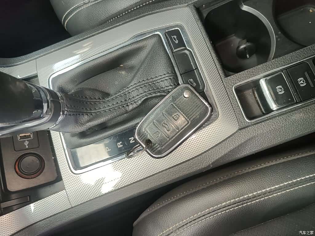 Roewe RX5, 2017 9