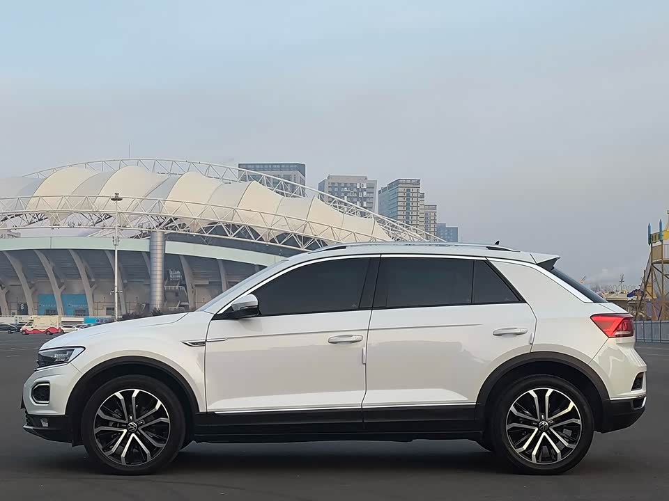 Volkswagen T-ROC exploring Songs