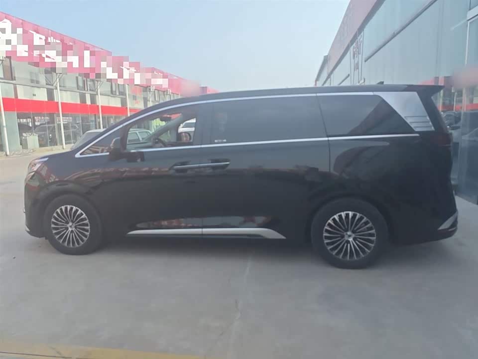 Denza D9 Denza D9