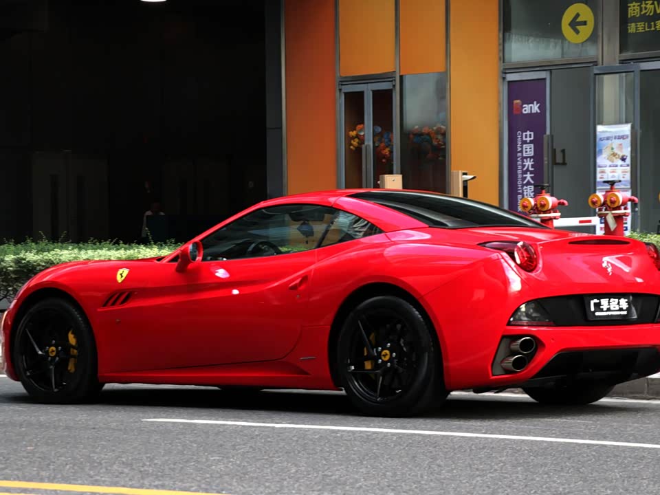 Ferrari California T