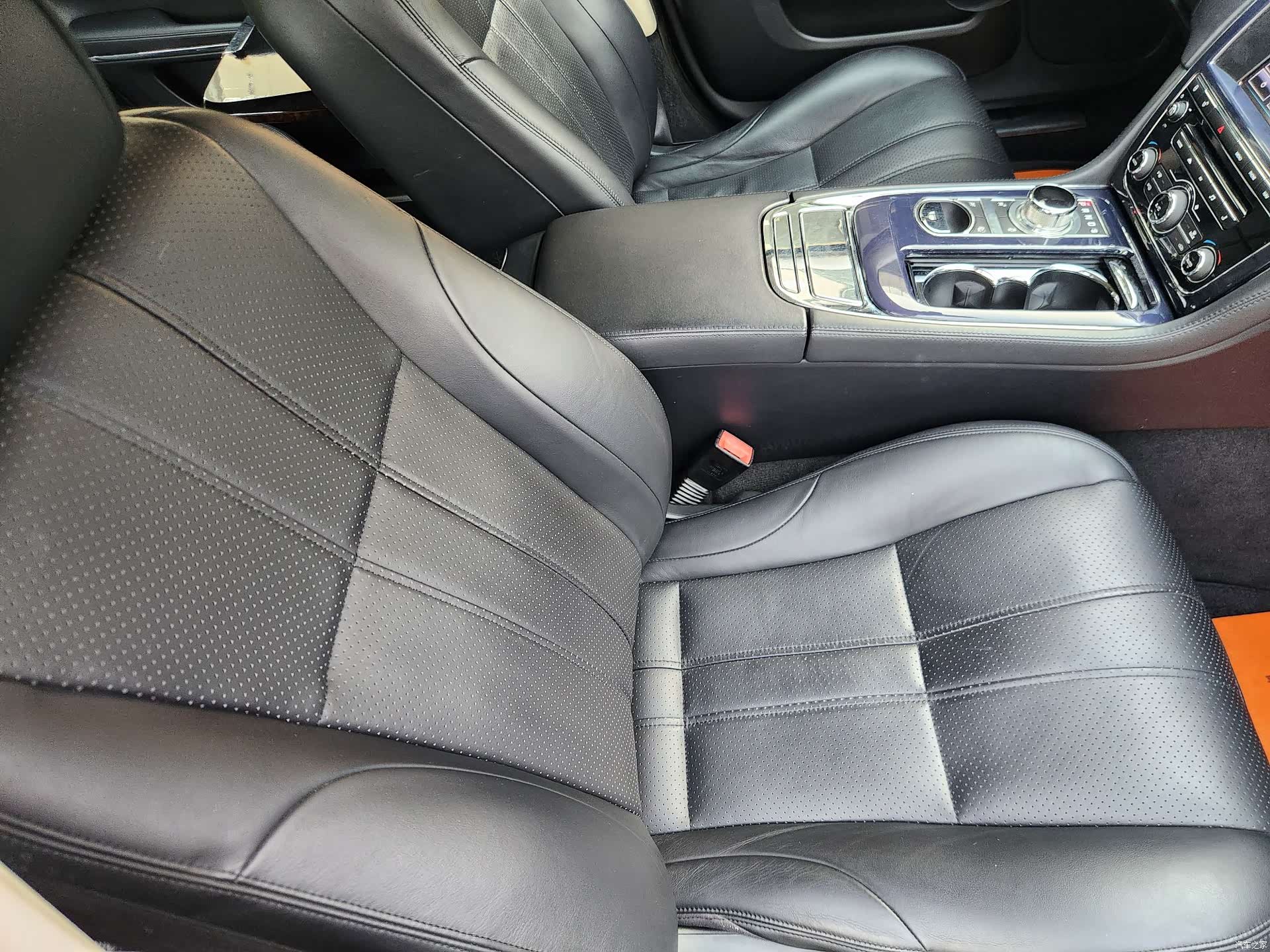 Jaguar XJ, 2013 11