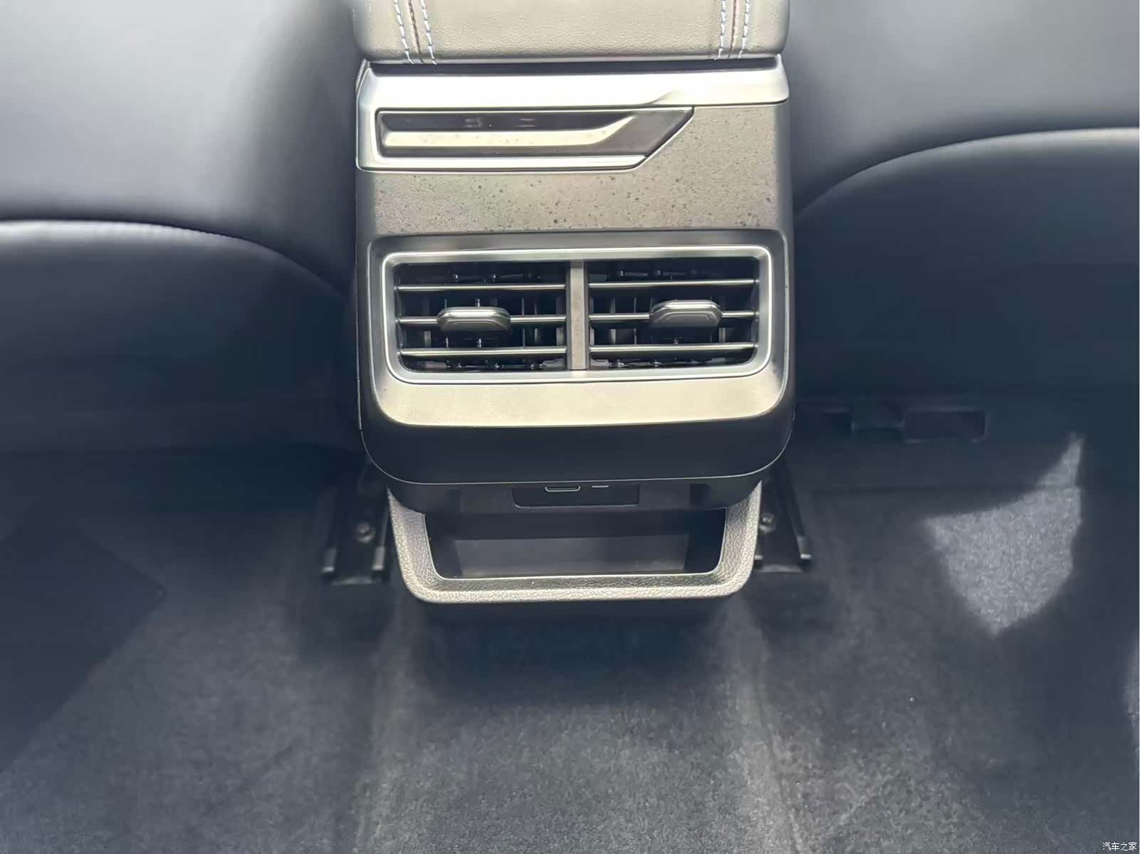 Geely Preface, 2025 16