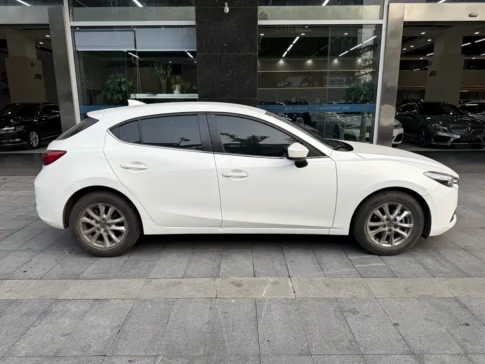 Mazda 3 Angkesaila