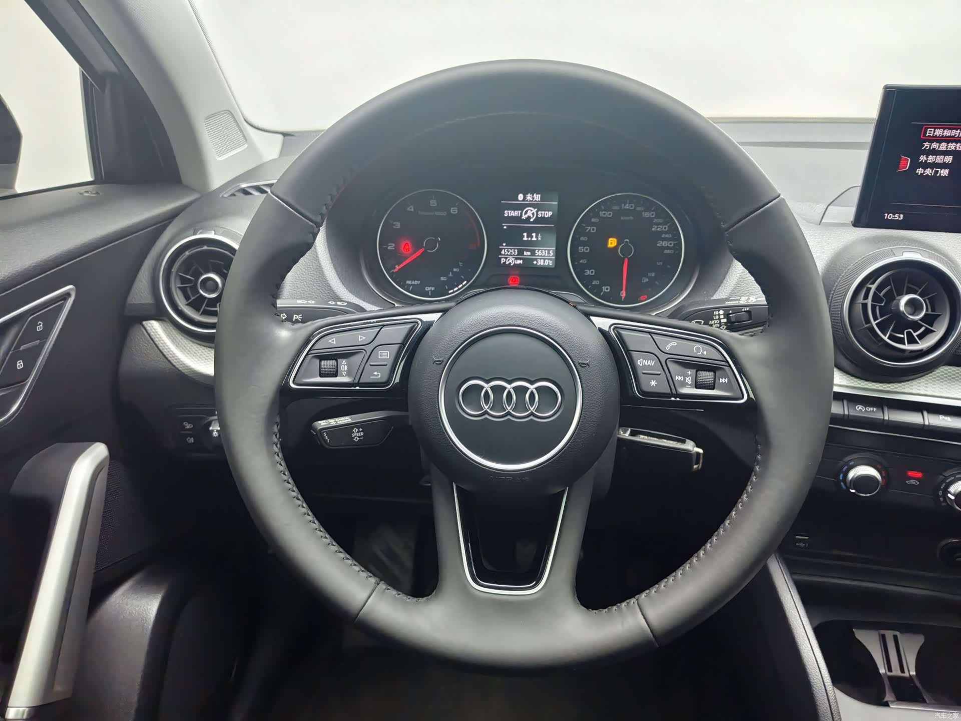 Audi Q2L, 2020 11