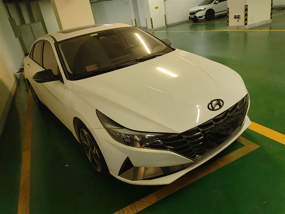 Hyundai Elantra