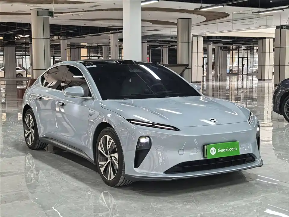 NIO ET5