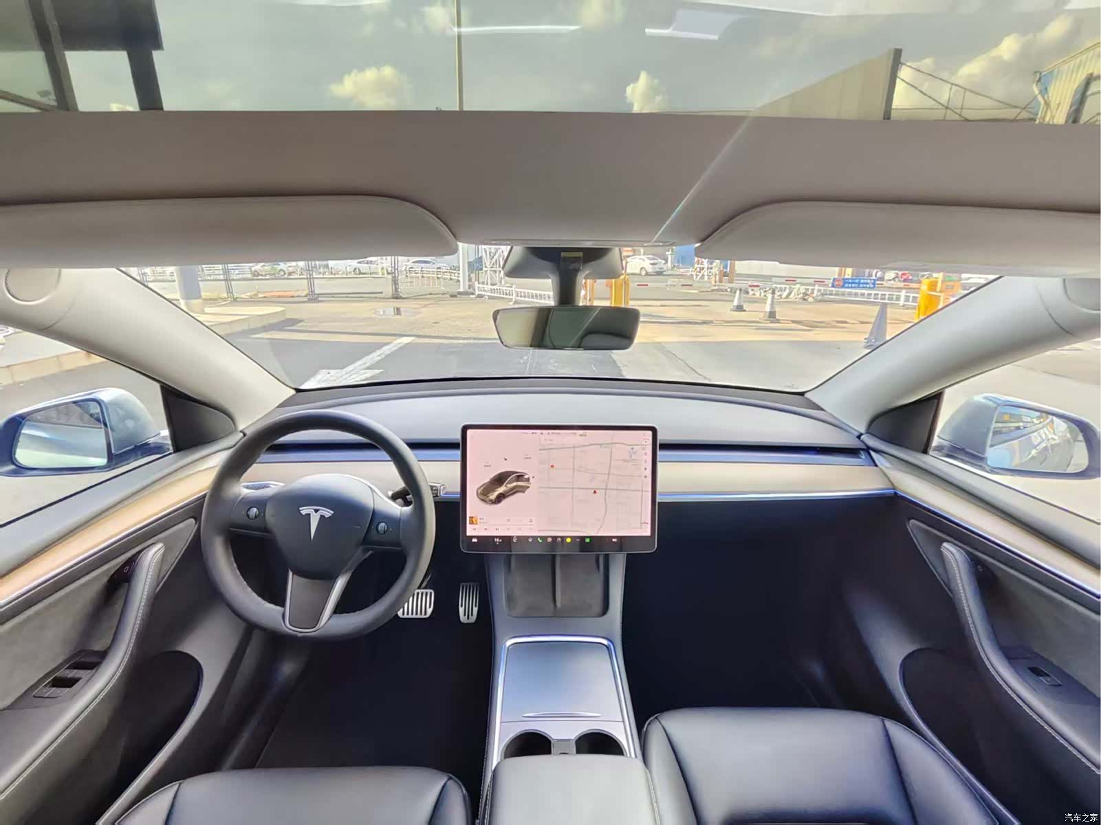 Tesla Model Y, 2021 все фото