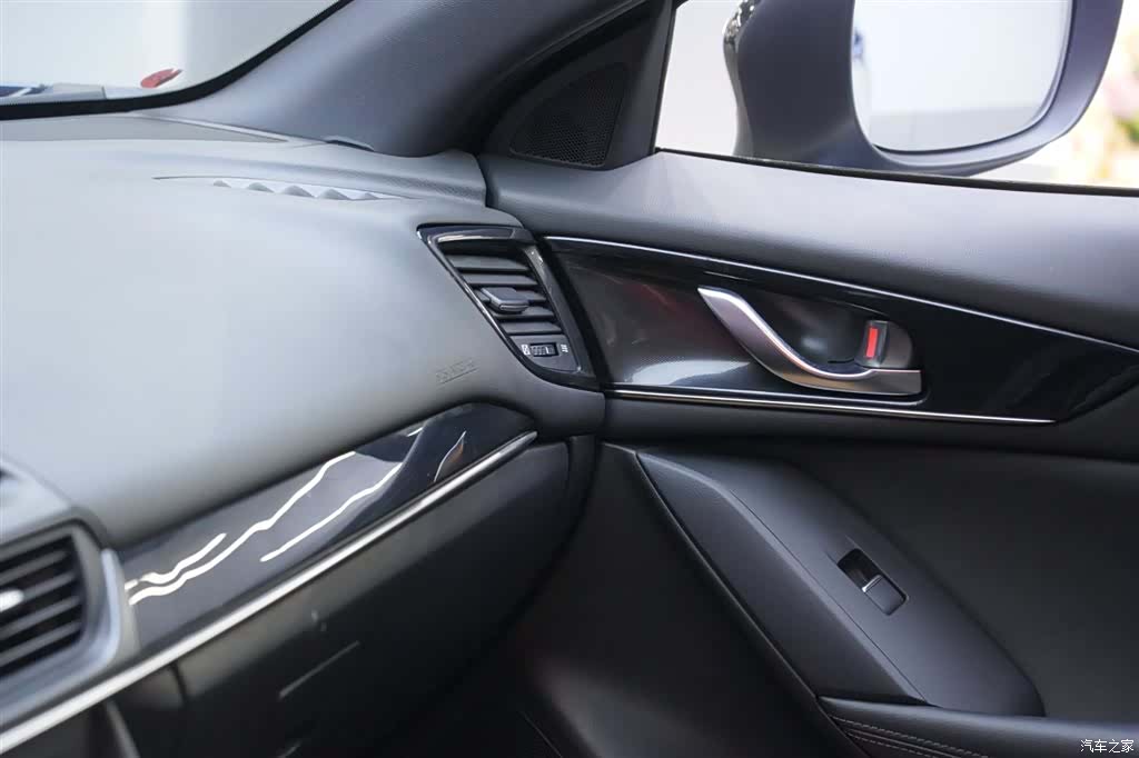 Mazda CX-4, 2020 15