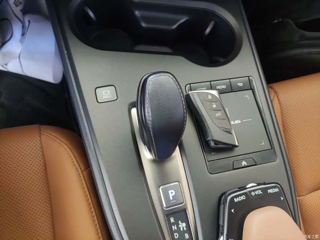 Lexus UX, 2021 14