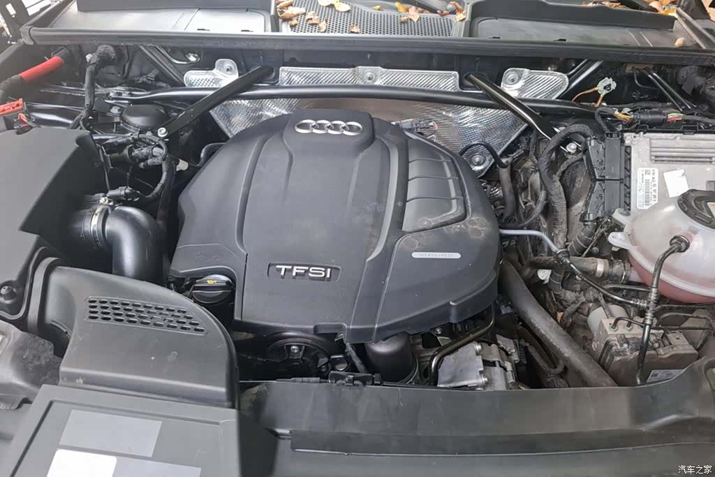 Audi Q5L, 2022 10