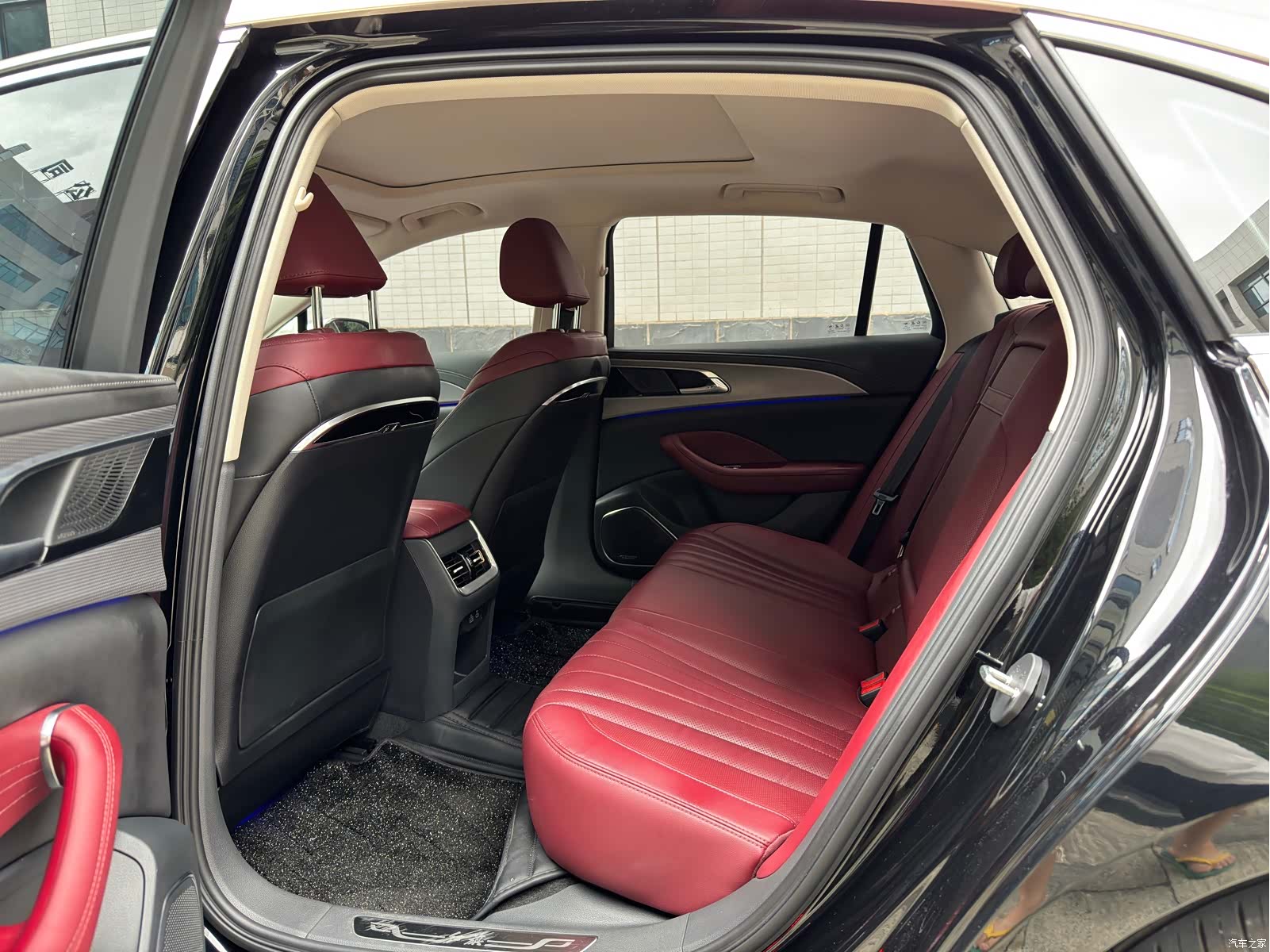 Hongqi H5, 2022 8