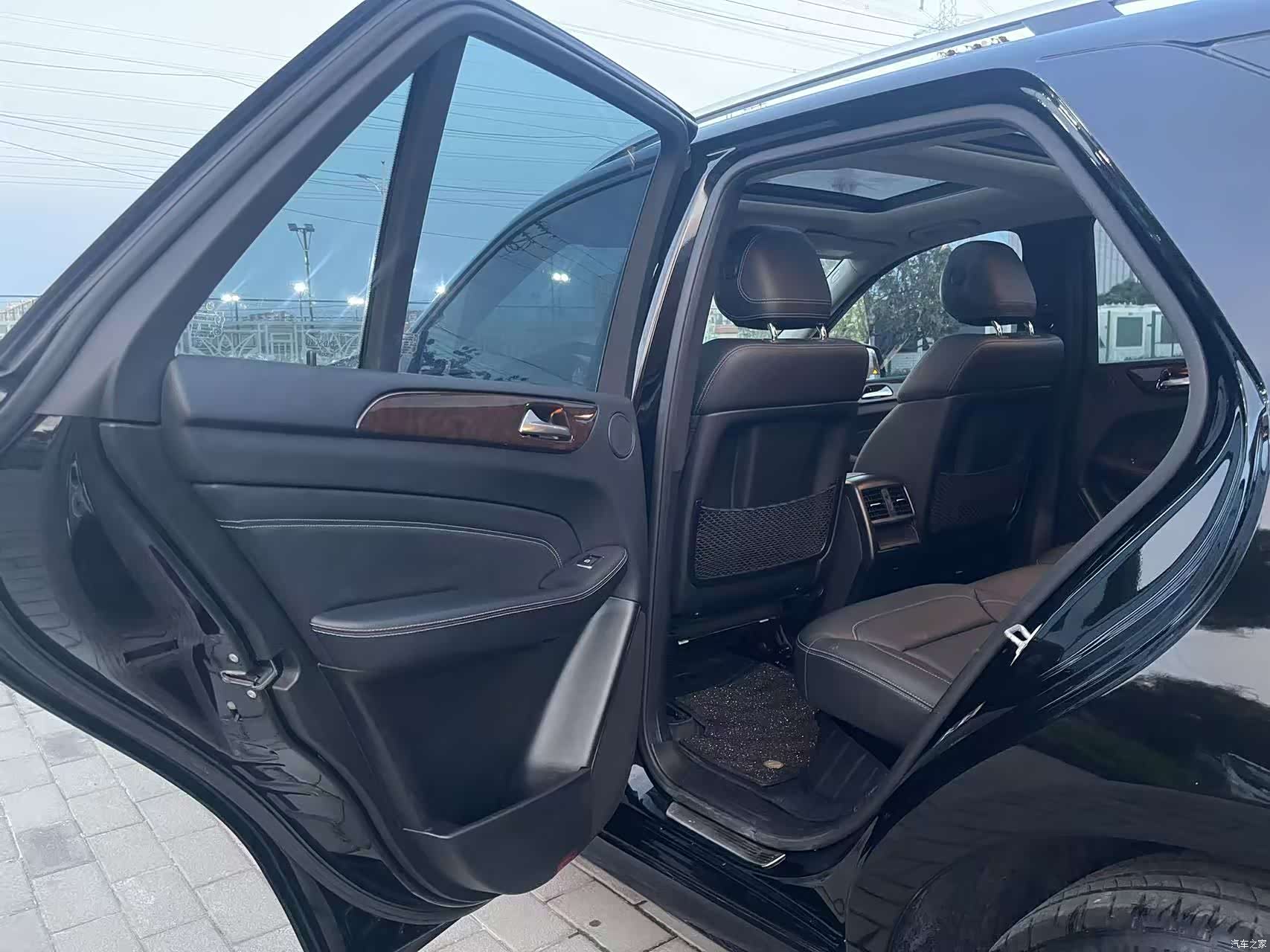 Mercedes-Benz M-Class, 2015 14