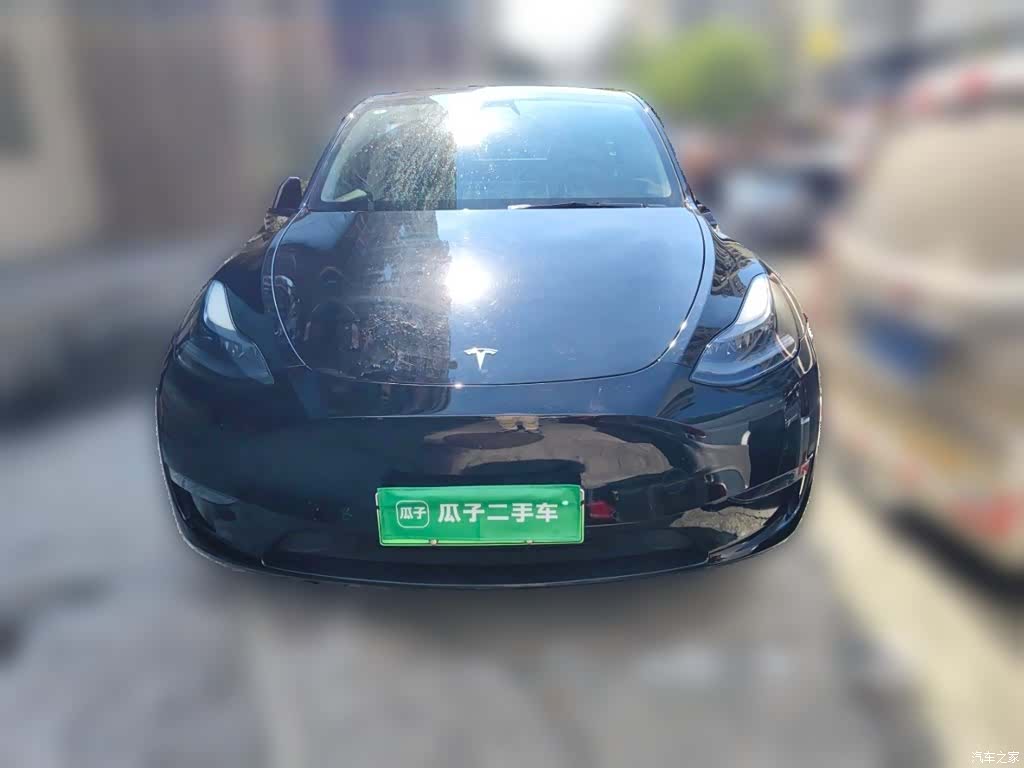 Tesla Model Y, 2022 3