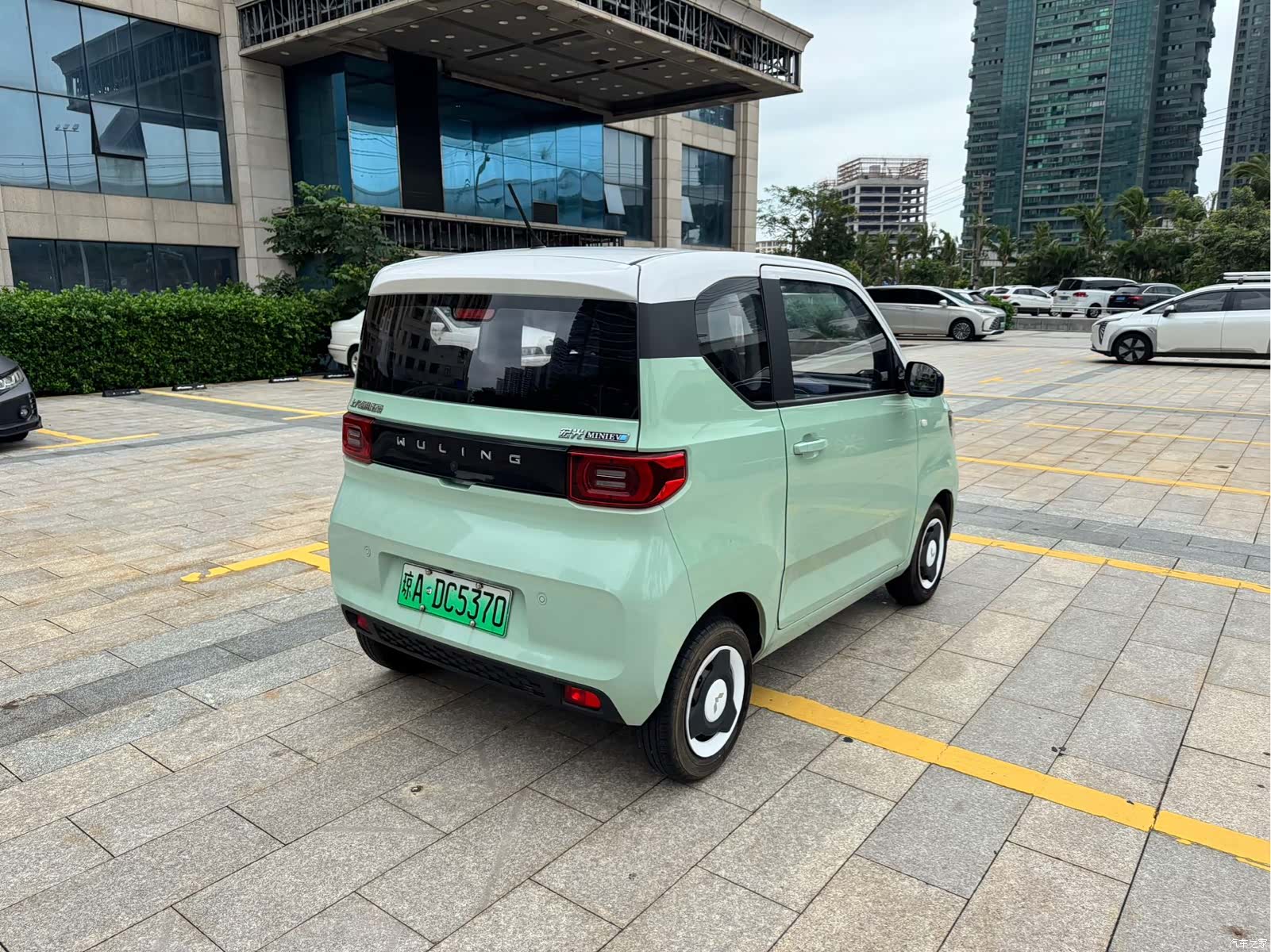 Wuling MINIEV, 2021 все фото