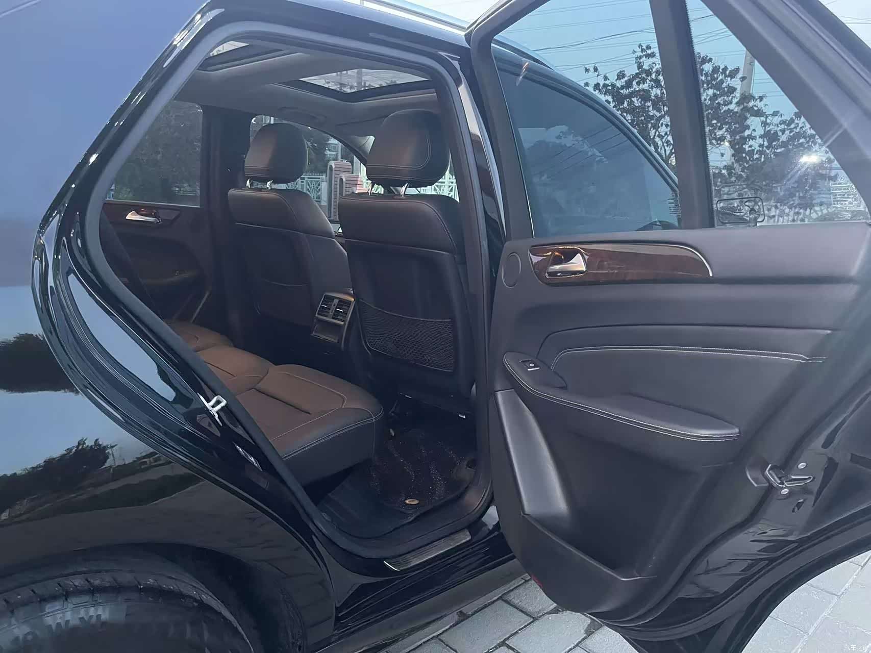 Mercedes-Benz M-Class, 2015 10