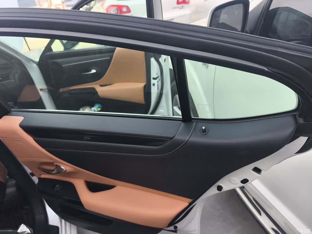 Lexus ES, 2024 21