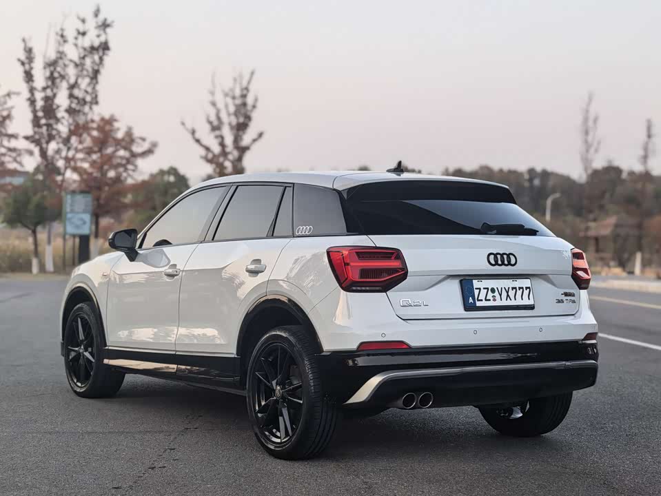 Audi Q2L