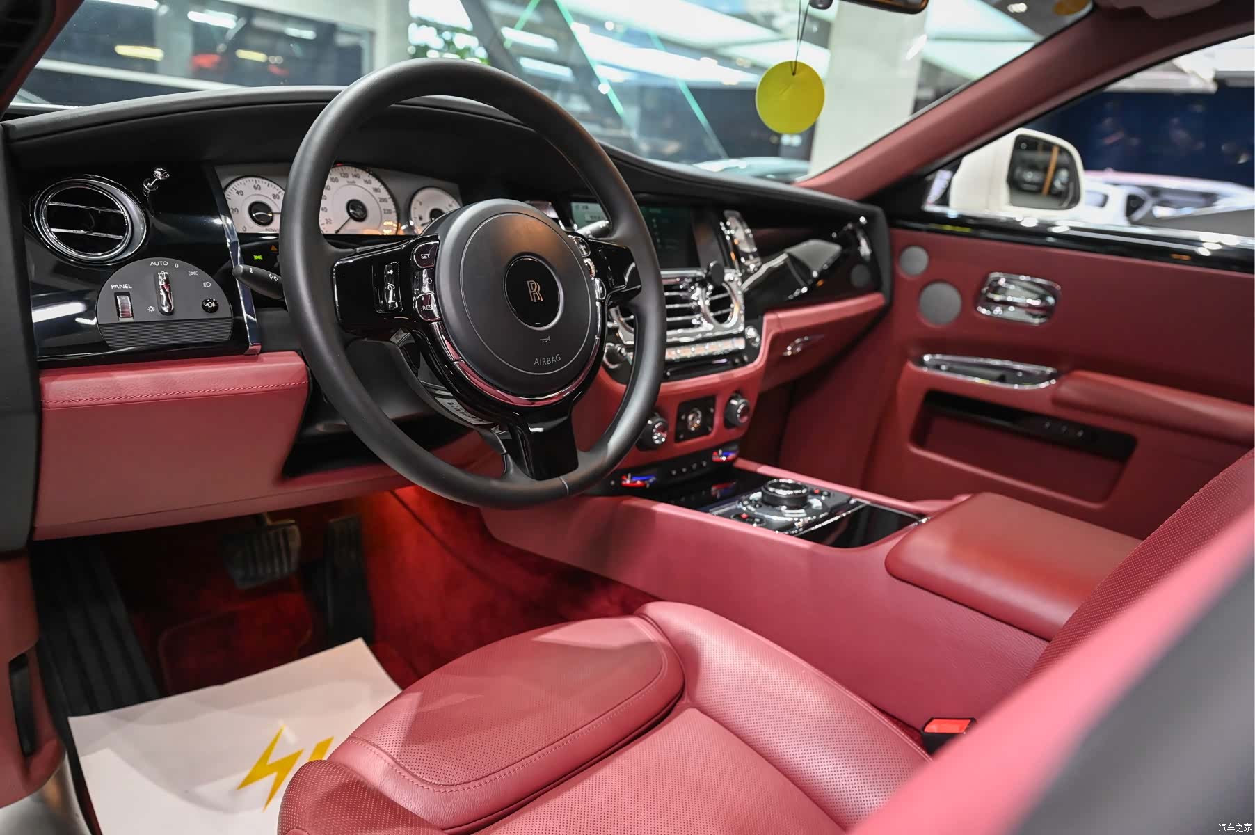 Rolls-Royce Ghost, 2015 8