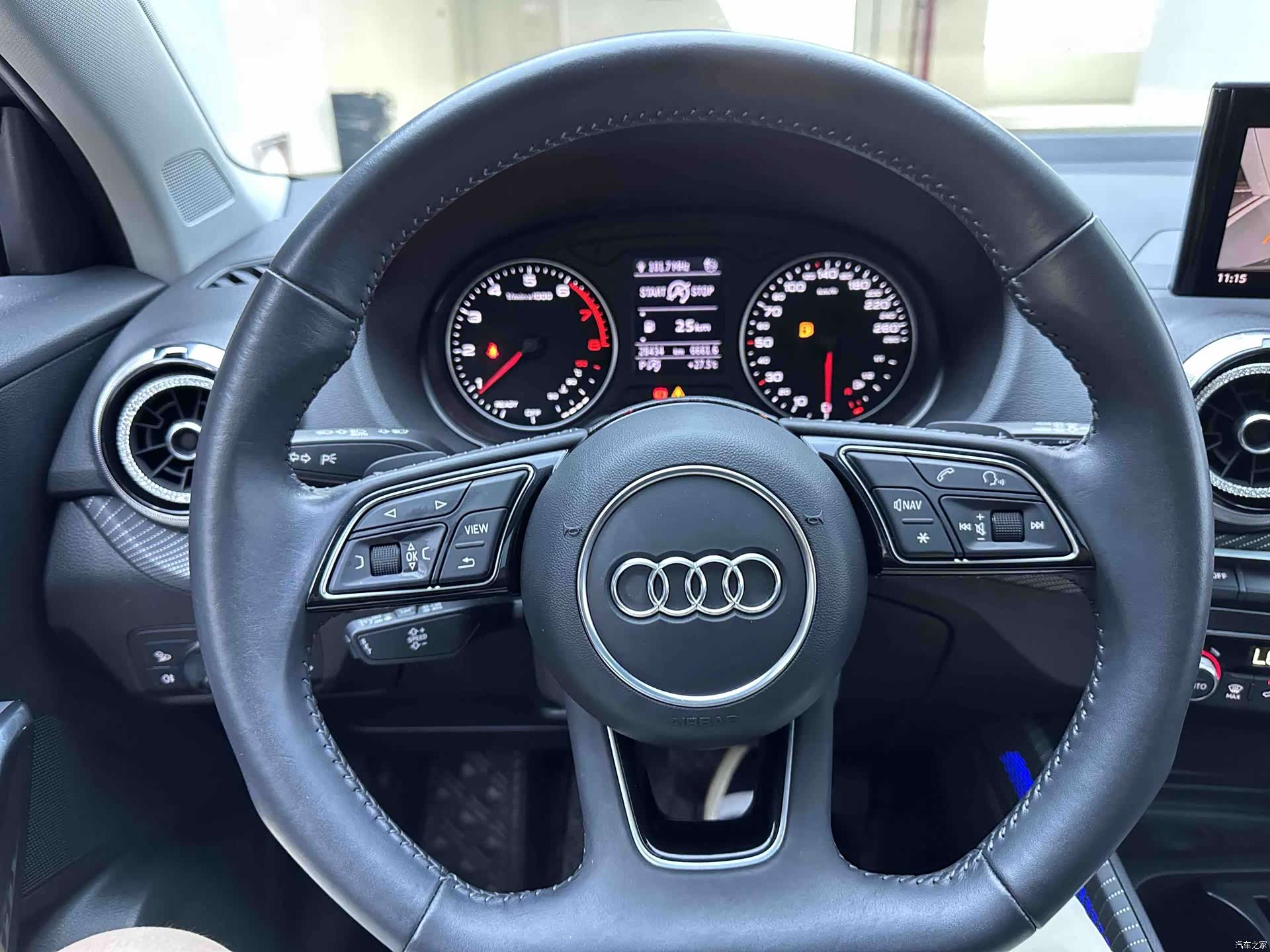 Audi Q2L, 2021 11