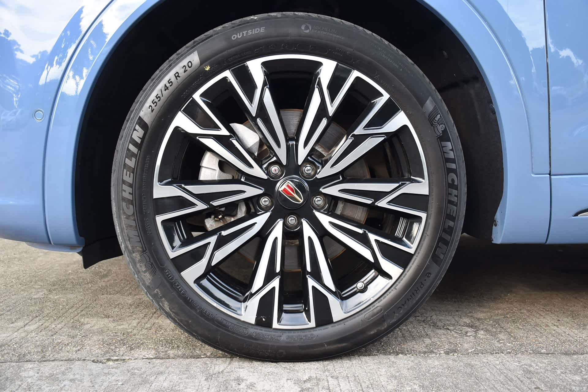 Hongqi HS5, 2023 9