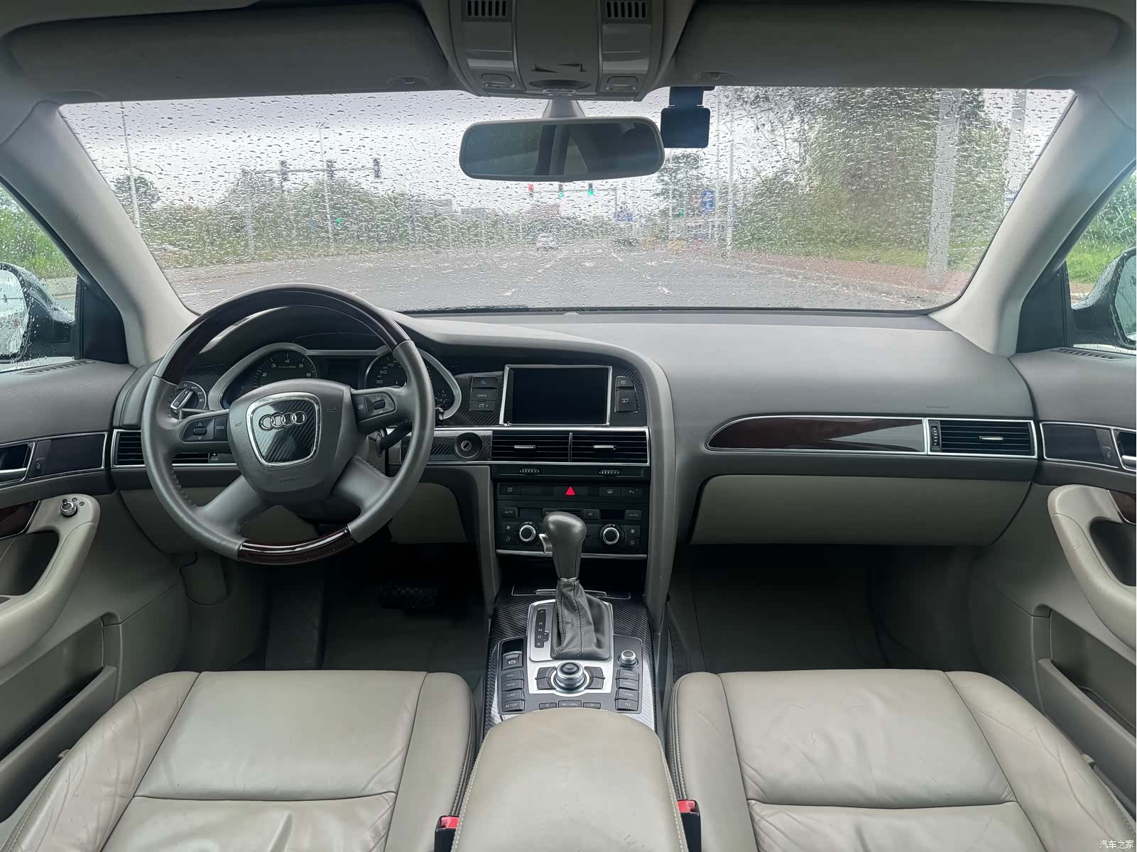 Audi A6L, 2012 4